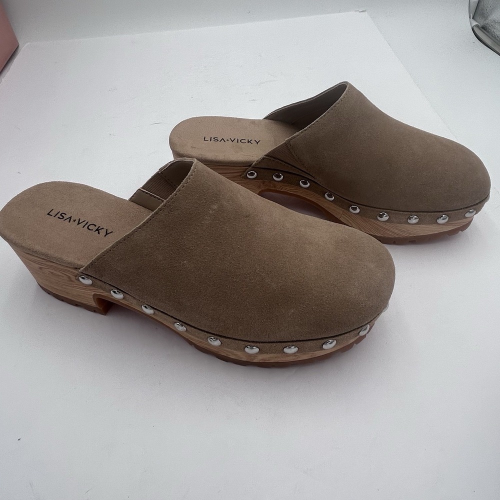 Lisa Vicky VIM-V Women's Tan Camel Suede Clog Mules Shoes Metal Studs Size 7M - Picture 9 of 11